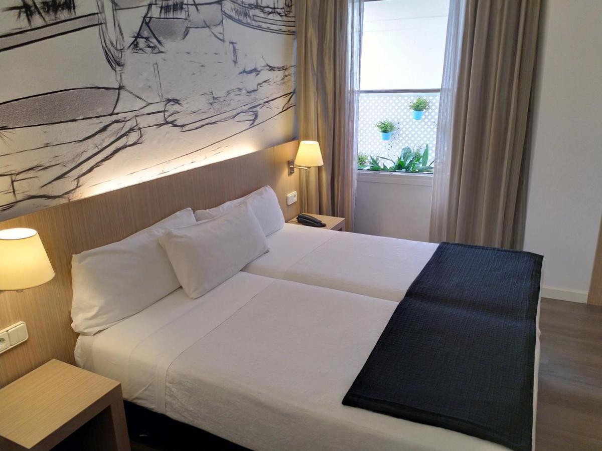 Hotel Mediterrani 칼레냐 데 팔라푸르헬 외부 사진