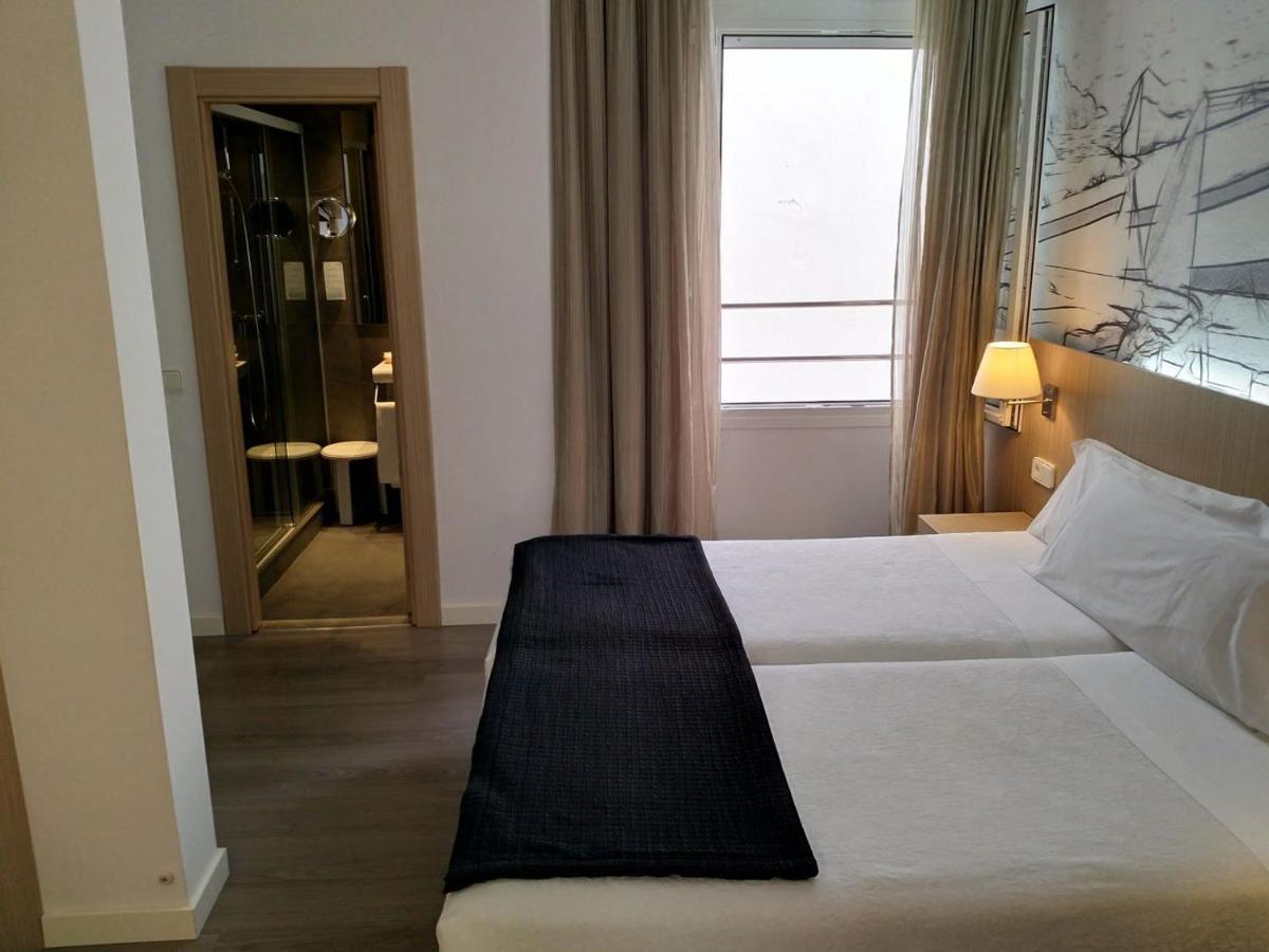 Hotel Mediterrani 칼레냐 데 팔라푸르헬 외부 사진
